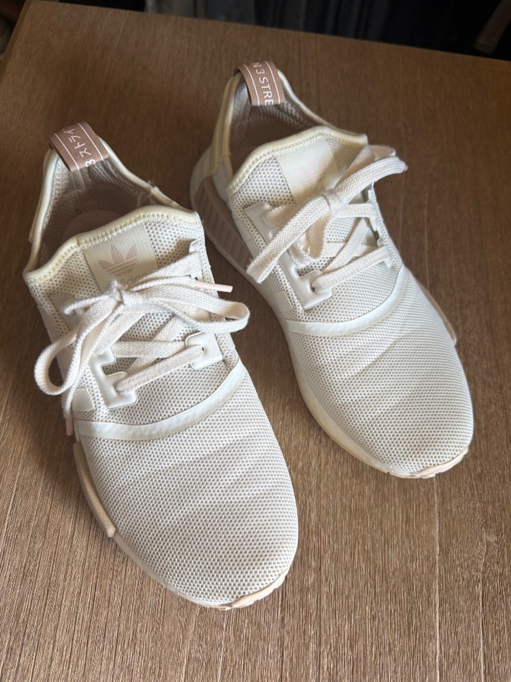 Adidas shoes - Picture 2 of 4